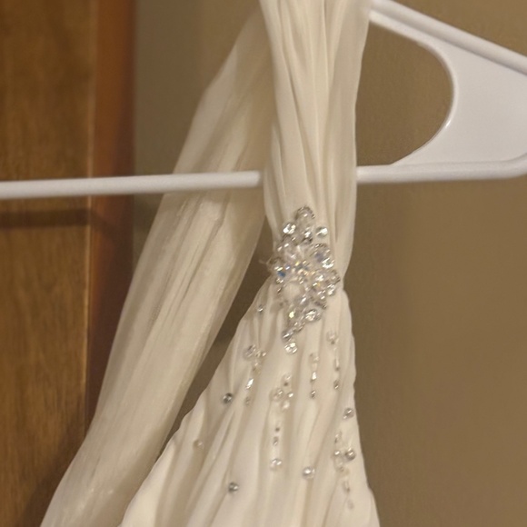 Ivory Wedding:Formal floor length dress - Picture 4 of 5
